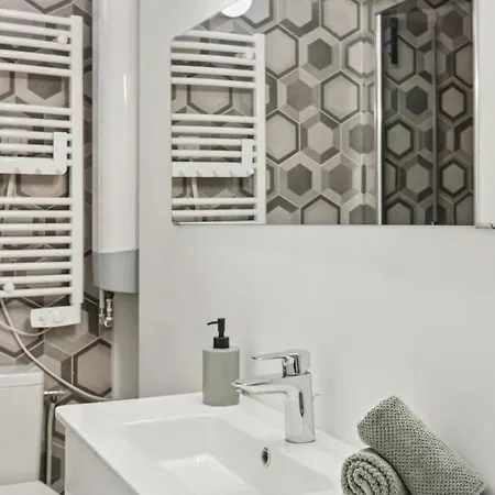 Jardin Des Tuileries & Louvre - Cityapartmentstay Paris