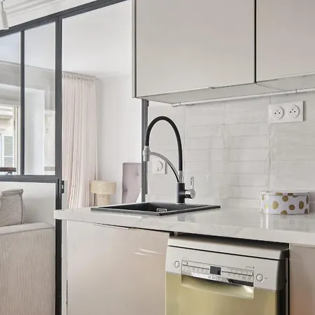 Jardin Des Tuileries & Louvre - Cityapartmentstay Paris