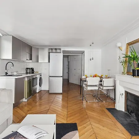 Jardin Des Tuileries & Louvre - Cityapartmentstay *