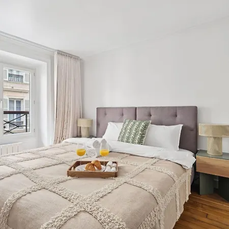 Jardin Des Tuileries & Louvre - Cityapartmentstay Paris